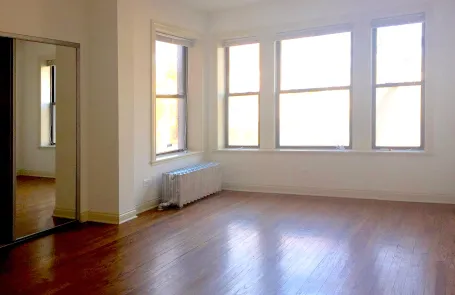 2-3 Bedroom Hyde Park Apartment
