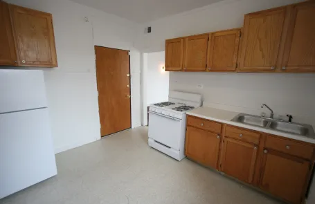 1-2 Bedroom Kenwood Apartment