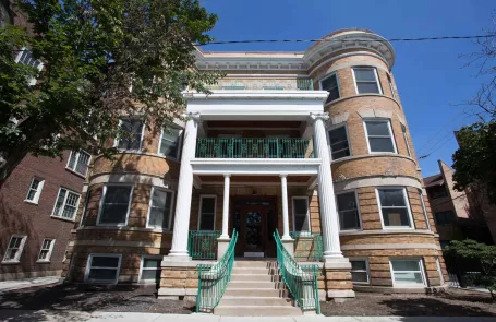 4 Bedroom Hyde Park Apartment