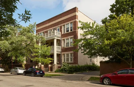 3 Bedroom Hyde Park Apartment