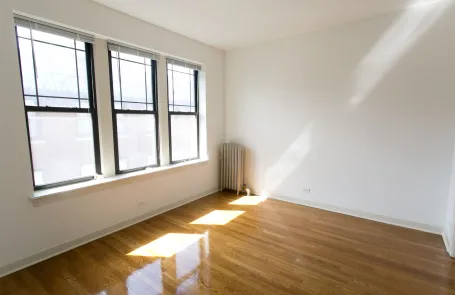 3 Bedroom Hyde Park Apartment