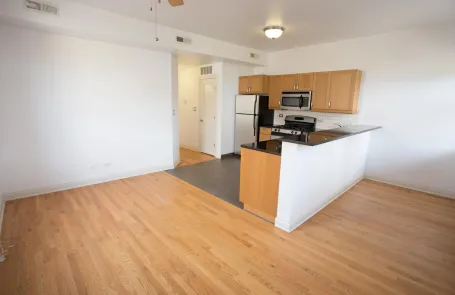 1-3 Bedroom Hyde Park Apartment