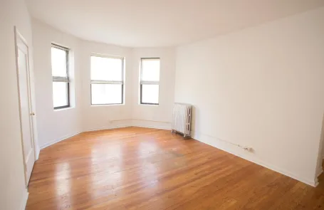 1 Bedroom Hyde Park Apartment