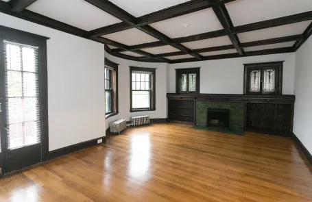 4 Bedroom Hyde Park Apartment