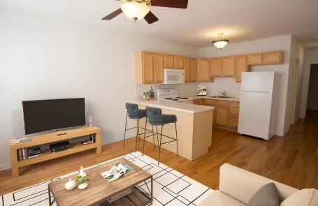 Studio-1 Bedroom Hyde Park Apartment