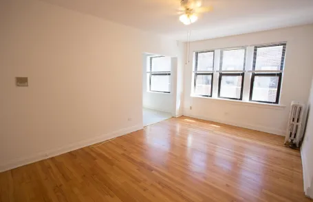 Studio-1 Bedroom Hyde Park Apartment