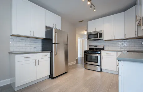 3 Bedroom Hyde Park Apartment
