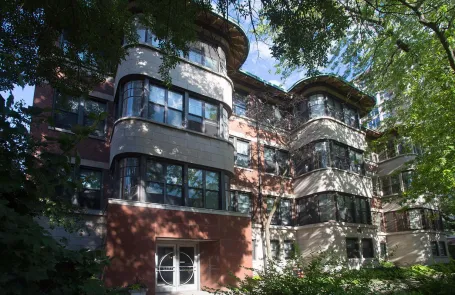 2 Bedroom Hyde Park Apartment
