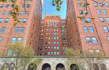1-3 Bedroom Hyde Park Apartment