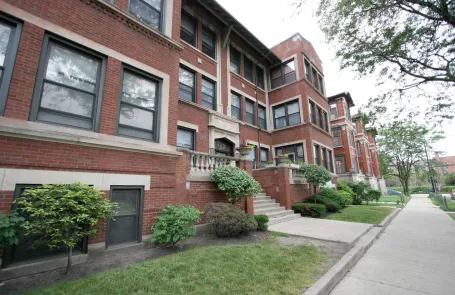 2 Bedroom Kenwood Apartment