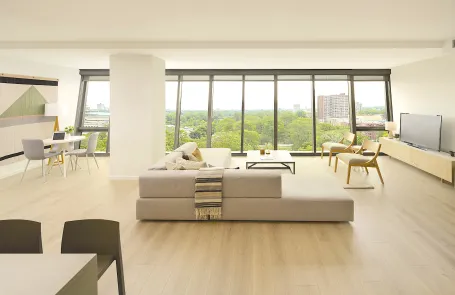 1-3 Bedroom Hyde Park Apartment
