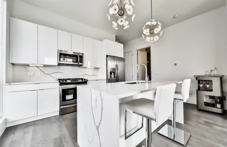 2 Bedroom Bucktown Apartment