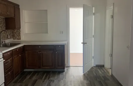 2 Bedroom Bridgeport Apartment