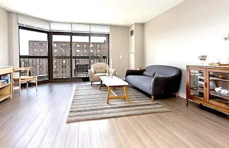 Studio-1 Bedroom Lincoln Park Apartment
