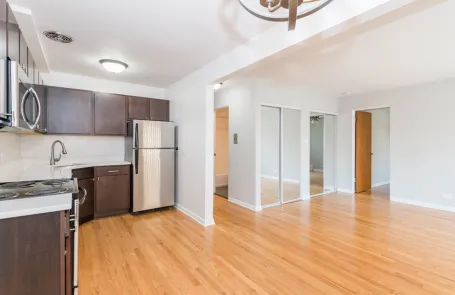 1 Bedroom Lakeview Apartment