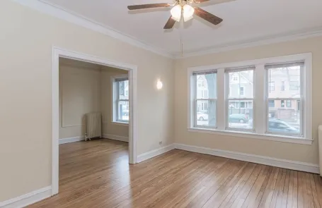 1 Bedroom Andersonville Apartment