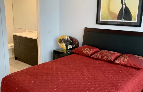 2 Bedroom Bucktown Apartment
