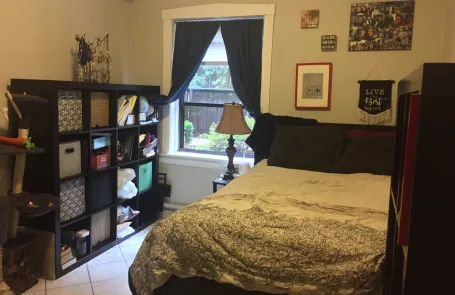 1 Bedroom Irving Park Apartment