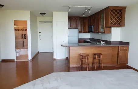 1 Bedroom Gold Coast Condo
