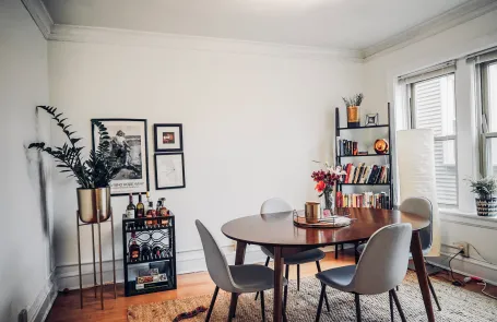 1 Bedroom Andersonville Apartment