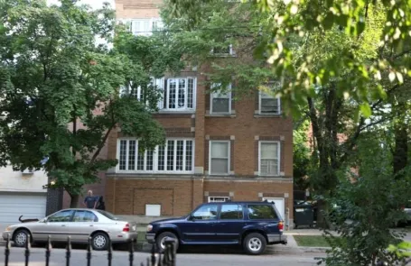1 Bedroom Lakeview Apartment