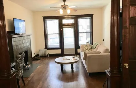 1 Bedroom Lakeview Apartment