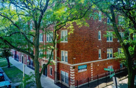 2 Bedroom Rogers Park Apartment