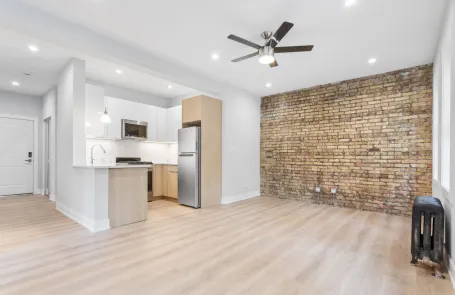 2 Bedroom Rogers Park Apartment
