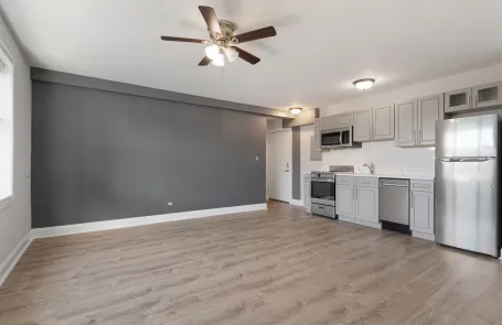 1 Bedroom Rogers Park Apartment