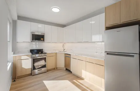 2 Bedroom Edgewater Apartment