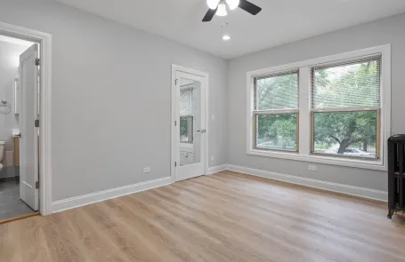 2 Bedroom Rogers Park Apartment