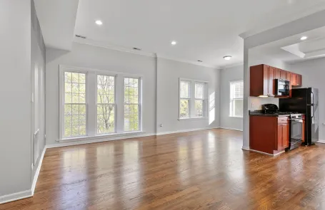 2 Bedroom Rogers Park Apartment