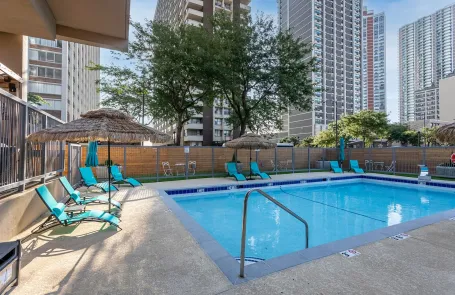 1 Bedroom Edgewater Apartment