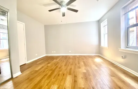 Studio Uptown Apartment