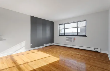 Studio Rogers Park Apartment