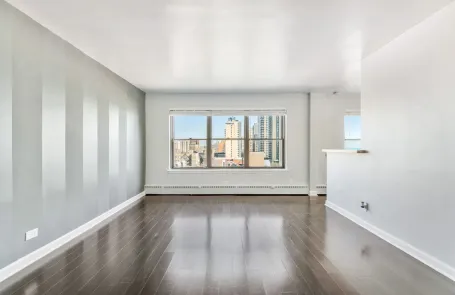 1 Bedroom Edgewater Apartment