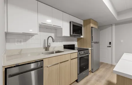 1 Bedroom Edgewater Apartment