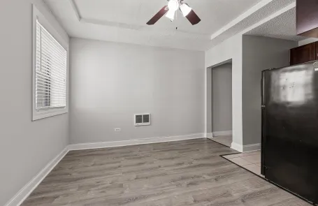 1 Bedroom Uptown Apartment