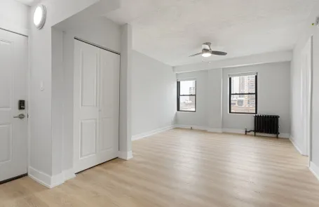 2 Bedroom Edgewater Apartment