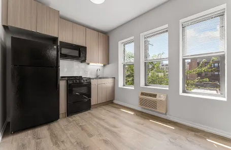 Studio Uptown Apartment