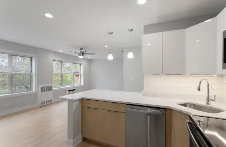 3 Bedroom Rogers Park Apartment