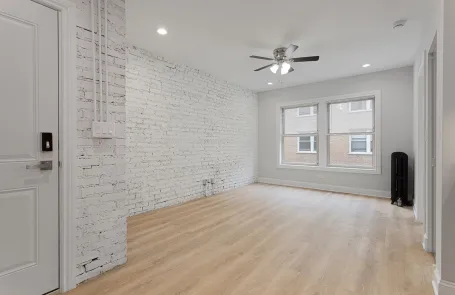 2 Bedroom Rogers Park Apartment