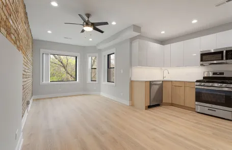 3 Bedroom Rogers Park Apartment
