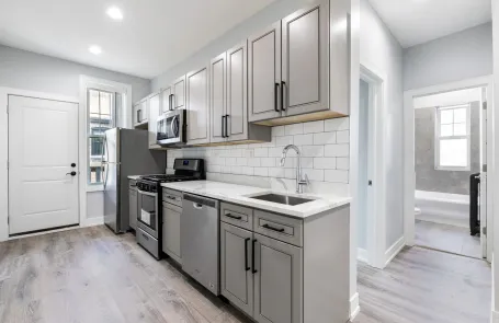 3 Bedroom Rogers Park Apartment