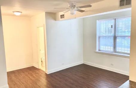 Studio Lincoln Square Apartment