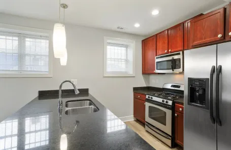 2 Bedroom Rogers Park Apartment