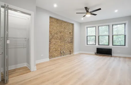 2 Bedroom Rogers Park Apartment