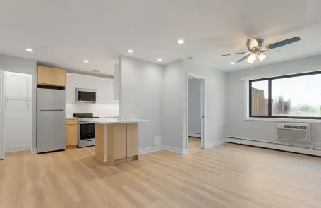 2 Bedroom Edgewater Apartment