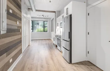 Studio Rogers Park Apartment