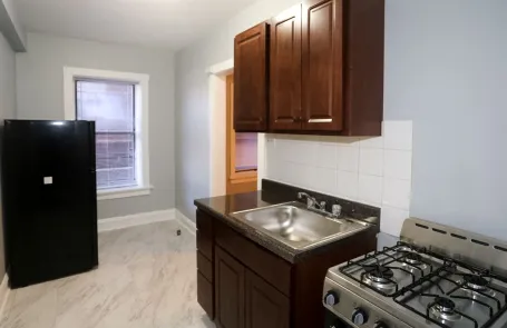 Studio Sheridan Park Apartment